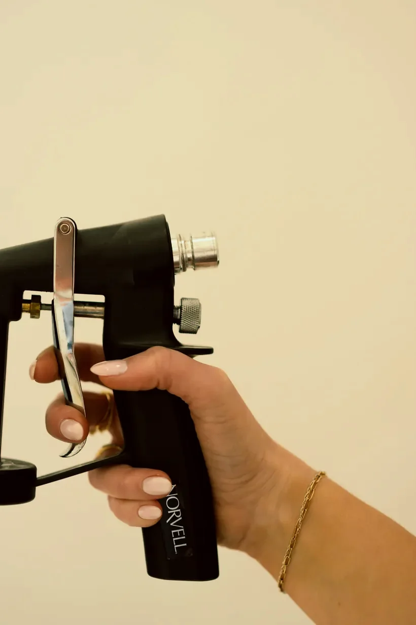 Airbrush spray tan application